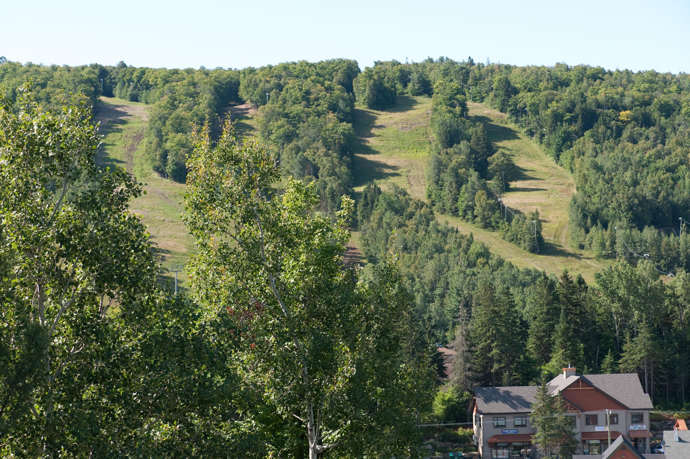 Hotel St-Sauveur Saint-Sauveur-des-Monts Eksteriør bilde