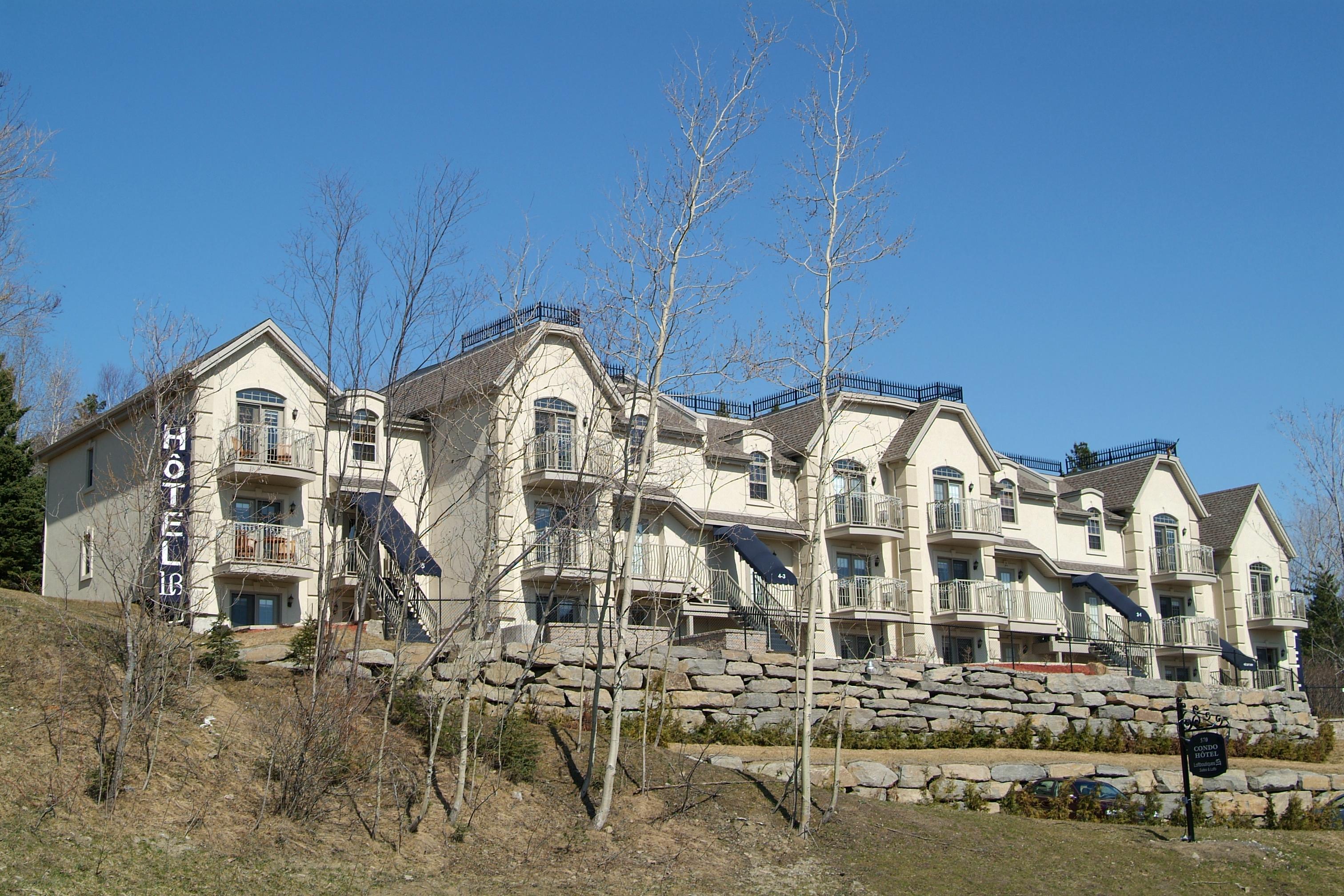 Hotel St-Sauveur Saint-Sauveur-des-Monts Eksteriør bilde