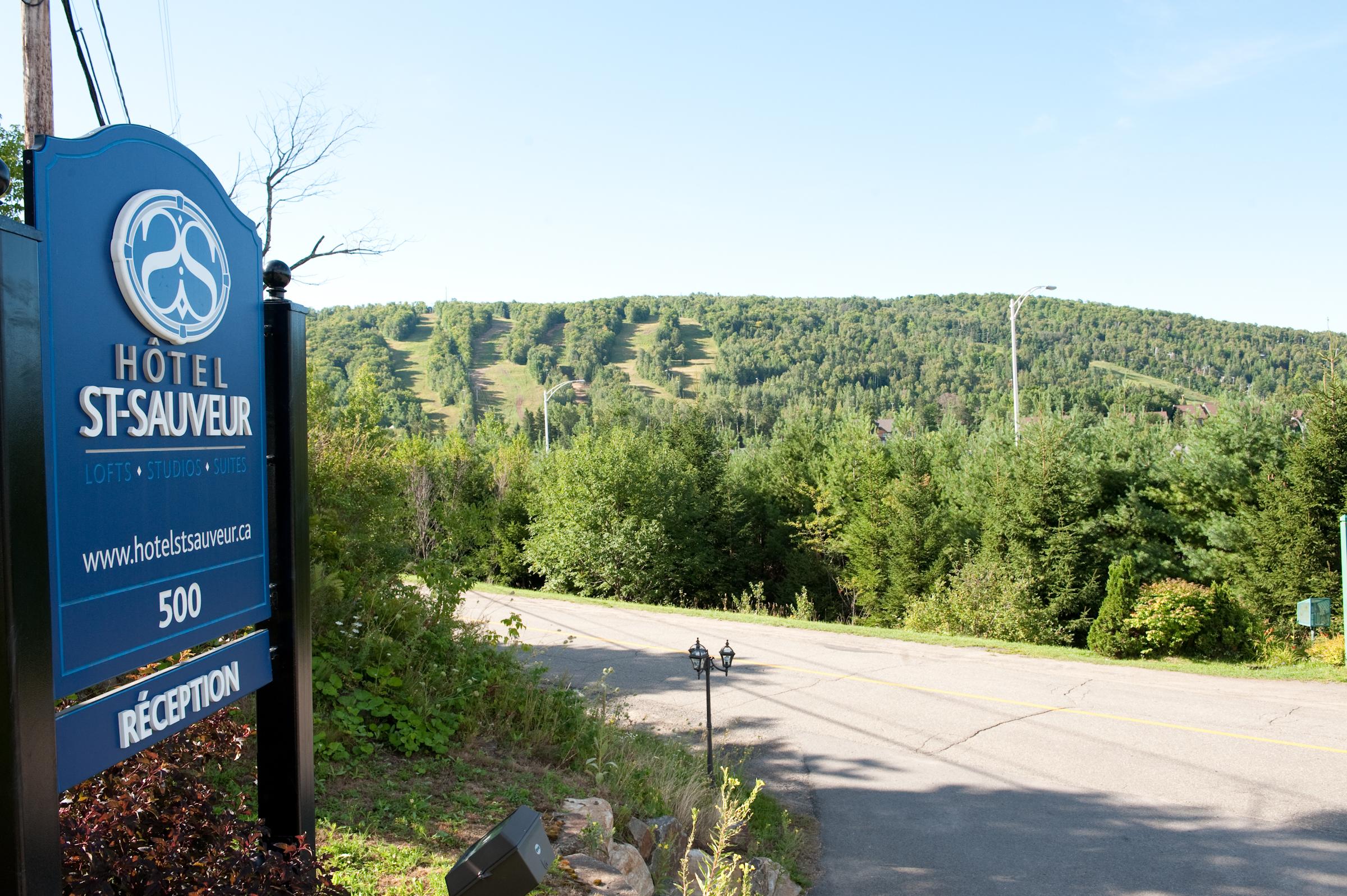 Hotel St-Sauveur Saint-Sauveur-des-Monts Eksteriør bilde