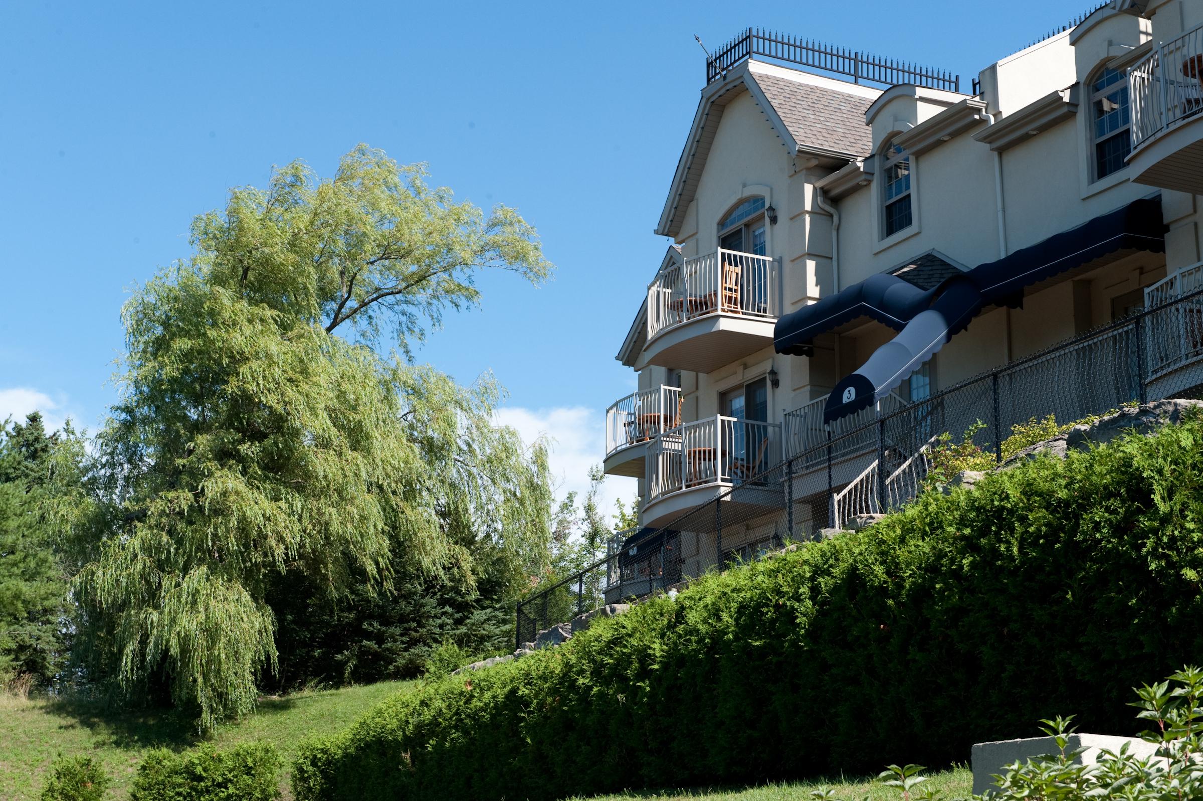 Hotel St-Sauveur Saint-Sauveur-des-Monts Eksteriør bilde