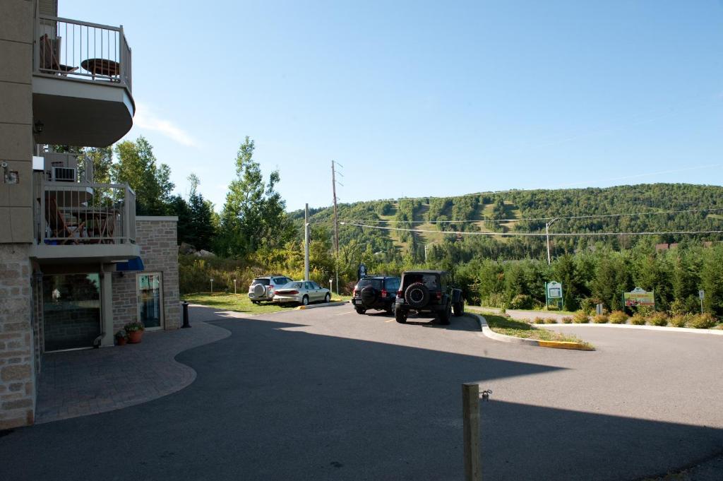 Hotel St-Sauveur Saint-Sauveur-des-Monts Eksteriør bilde